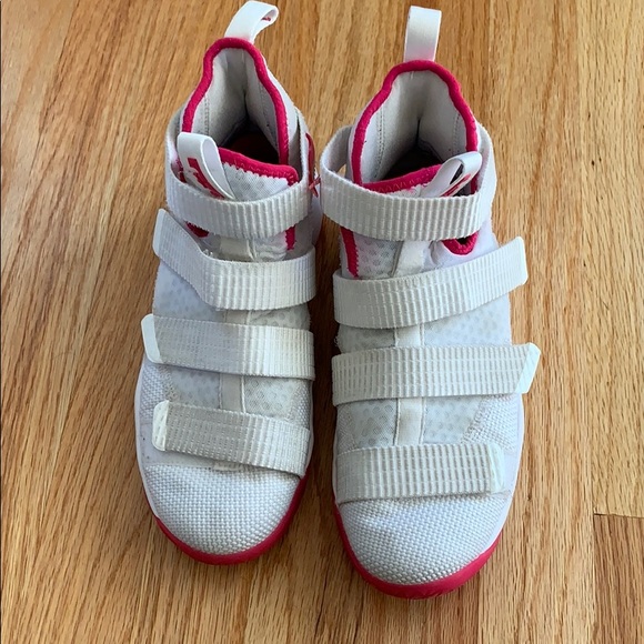 nike youth lebron shoes